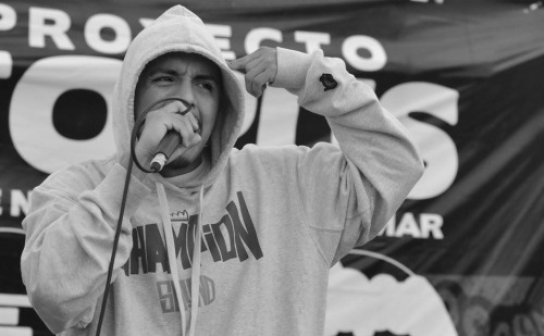 dormir-yo-te-amo:  te tengo una rima que quizá te interesa & es que no solo para ponerte el gorro sirve la cabeza. 