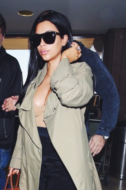 alldasheverything:  Kim at LAX - June 22,