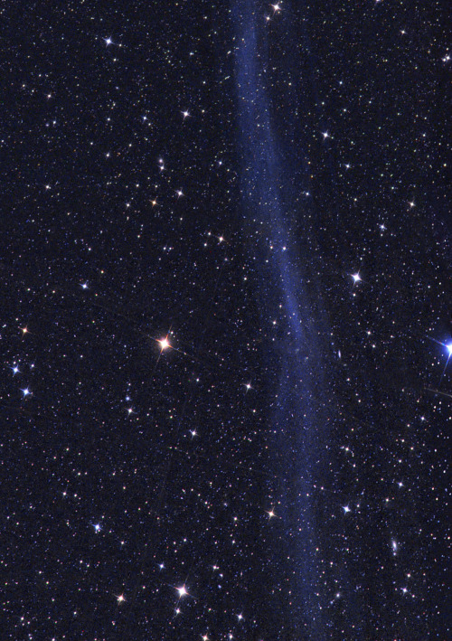 infinity-imagined:Comet Lovejoy approaching the Sun, photographed on December 13th, 2013 by Gerald R