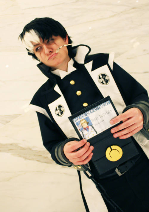 sumptus:“Justice!!!!!!”We all took turns with Bobby’s bagde….. C:< Photos by Labocat: XApol