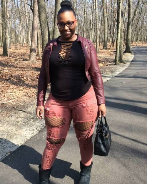 thetruemesiah:  Thick brown cutie  