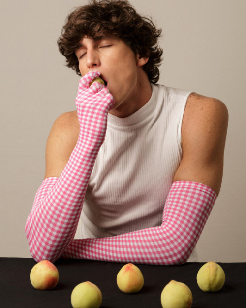 pantymime:  Lucas Muller by Danylo Vasconcellos for The MenStyle