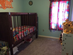 lilkodalee:  This is a picture of my nursery for the anon that has been asking…. this was right after I got it all cleaned up the other day in preparation for my friend!