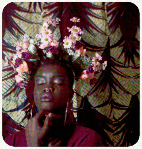 atongatem:self portraits with flowers