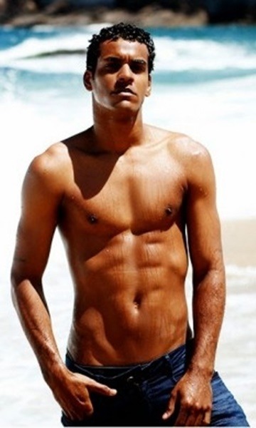 male-and-others-drugs:   Marcelo Melo Jr naked