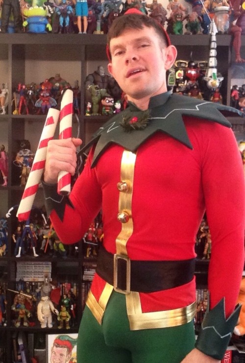 gaycomicgeek: Finished my Gay Christmas Elf costume. What do you think? It’s based on a drawin