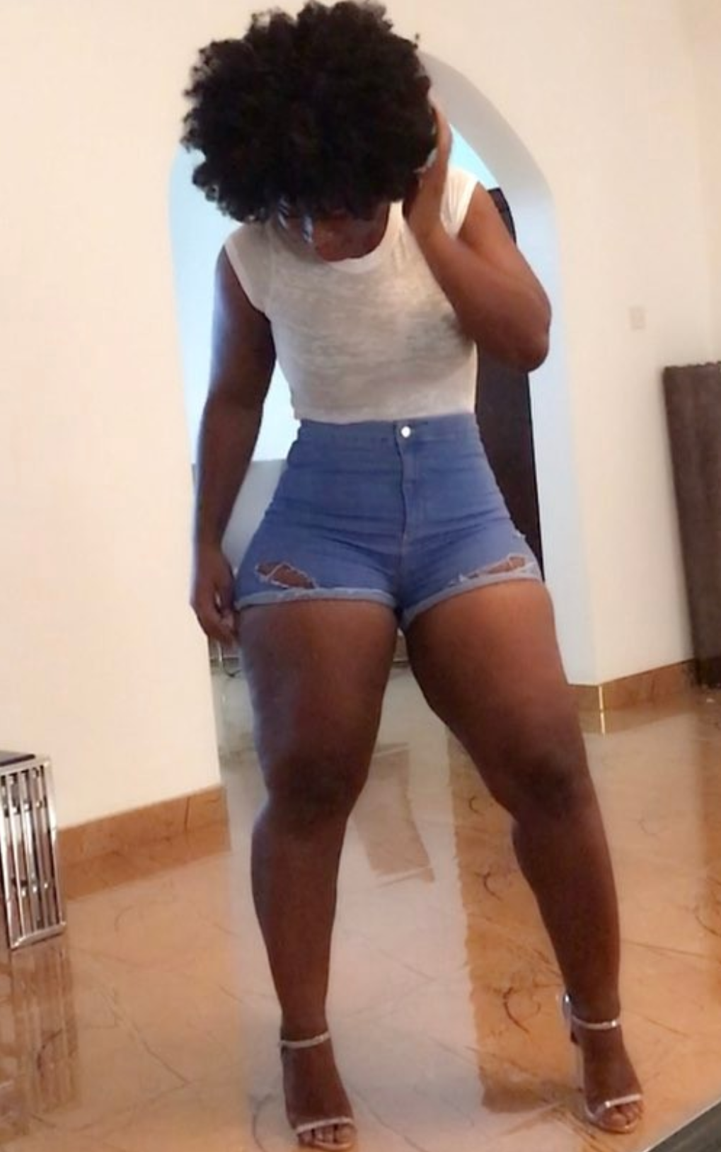 cg225:  Abidivabroni - Those Thighs