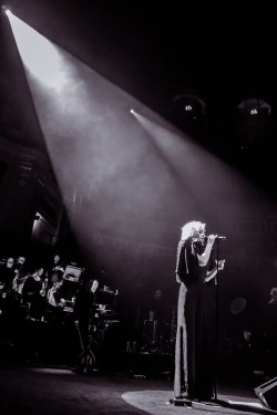 crystallizations:  Goldfrapp performing at the Royal Albert Hall wearing Hussein Chalayan.