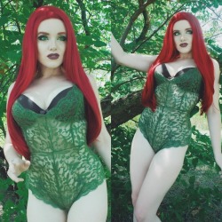 ultragirlscosplayus:🍃🌹 Patreon-Exclusive prints for the month of June went out last week ☺️ Don’t miss out on July’s exclusives, join OhMySquad for lots of sweet rewards!  Search OhMySophii on Patreon  #poisonivy #sexycosplay #dccomics 