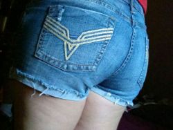 northerncountrygirl420:   My booty in denim