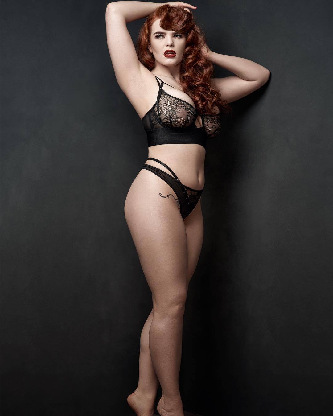 miss-deadly-red:  Although I’m not 100% happy with how my body looks because this