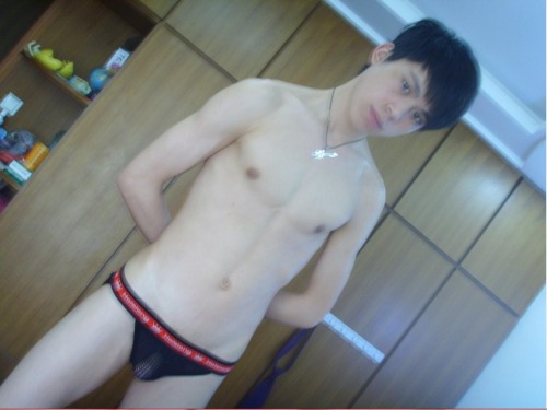 orientpenileobsessssion:  hot4asianmale:See more at: Hot4AsianMale.tumblr.com  OMG!! WOW 