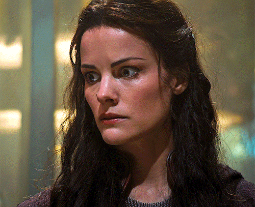 marvelheroes:  JAIMIE ALEXANDER as LADY SIFThor: The Dark World (2013) dir. Alan Taylor