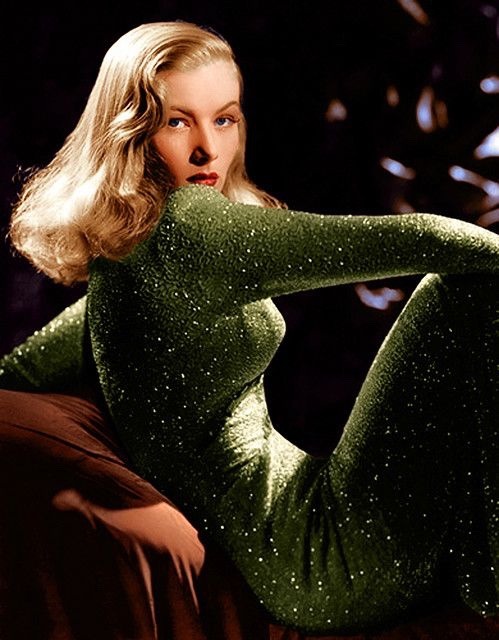 the-fisher-queen:  The amazing Veronica Lake and her beautiful hair. ca. 1940s