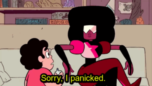 elasticitymudflap:okay so i know Garnet’s looking p chill after the awkward phone call to Connie’s mum but now whenever i see this scene all i can think is