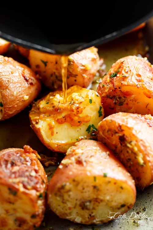 daily-deliciousness: Browned butter parmesan roasted potatoes