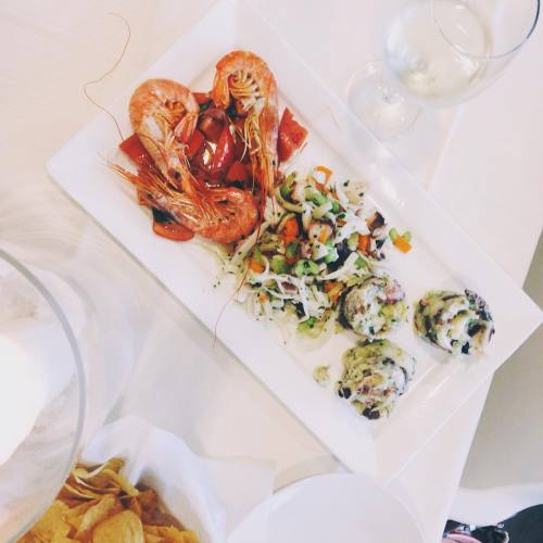 It may be raining but White wine, lobster, octopus and tartare…. Oooooh yes #welcomeback #vsc