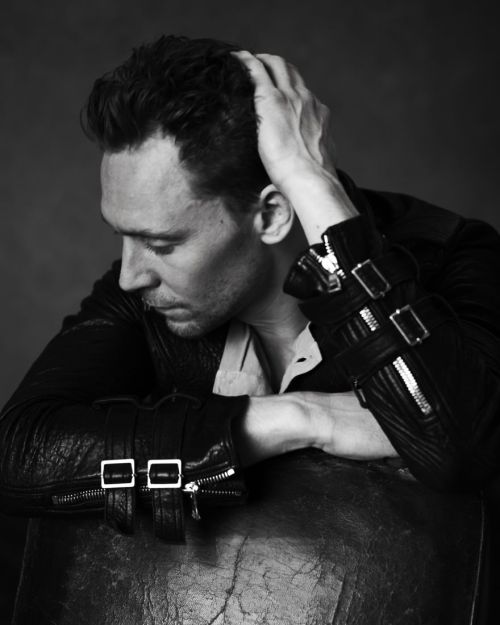 torrilla:  Tom Hiddleston by Jason Hetherington