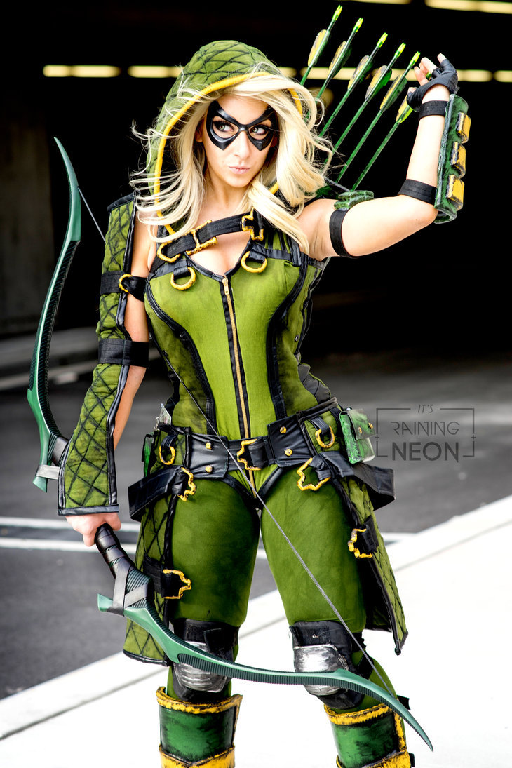 universalcosplayunited:  Green Arrow Cosplay (Injustice) by It’s-Raining-Neon 