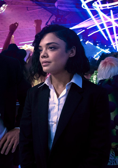 jason-todds:Tessa Thompson and Chris Hemsworth in Men in Black: International (2019)