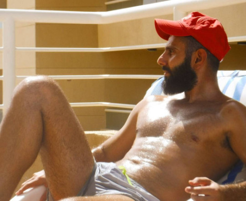 gaymadridboy:    I love men with a beard (Part 2227)