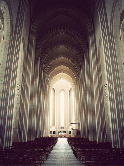arpeggia:  Kim Høltermand - Grundtvigs Church, 2009 