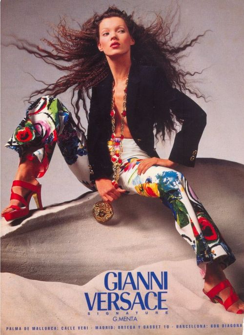 niuniuyork:Kate Moss for Gianni Versace Ad