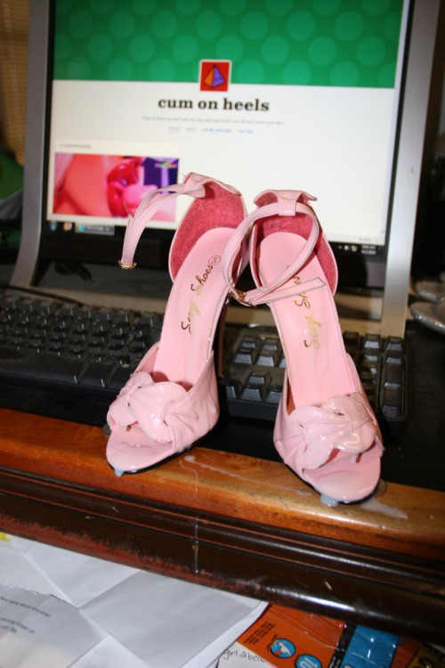 cumonheelsblog: Janna rocks when she live with me I cum all over her heels befor she was a porn star