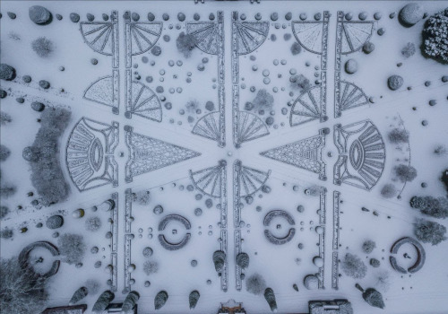 somersetlevels:Drummond Castle & Gardens in the January snow.  A view resembling embroidered sil