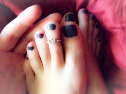 music-lover-3:  My new color!👣