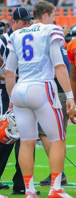 jockbrad:  http://jockbrad.tumblr.com/   Worth eating on the side lines