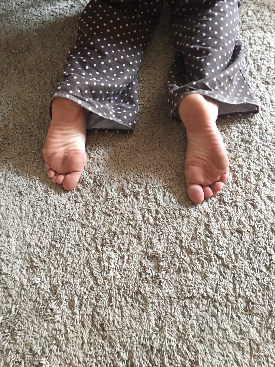 vrgo2000:  feetloversthings:  opentolife37:Morning coffee and sun on my dirty soles!