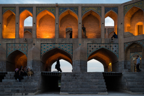 cubanstreetphotography:Dusk, Khaju Bridge, Isfahan, Iran, 2017© Jet Roderickwww.jetroderick.com