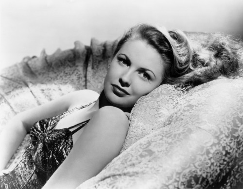R.I.P. Miss Joan Leslie&hellip;from romancing Cagney &amp; Cooper to dancing with Fred Astai