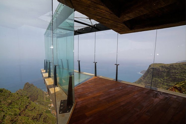 nonconcept:  Abrante Lookout, Santa Cruz de Tenerife, Spain by Jose Luis Bermejo