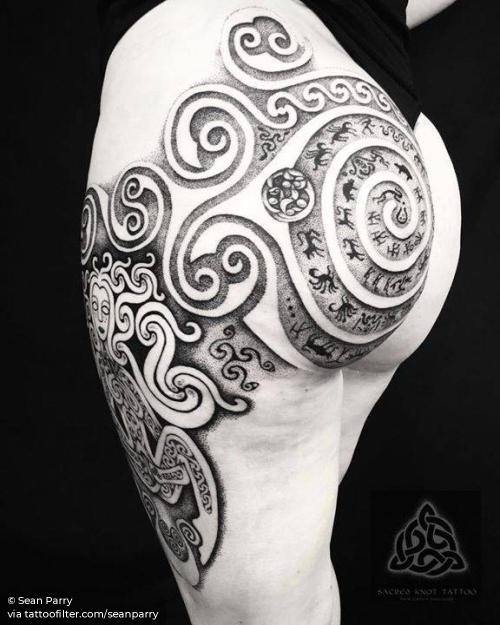 By Sean Parry, done in Manchester. http://ttoo.co/p/35757 ass;big;celtic;dotwork;facebook;seanparry;thigh;tribal;twitter