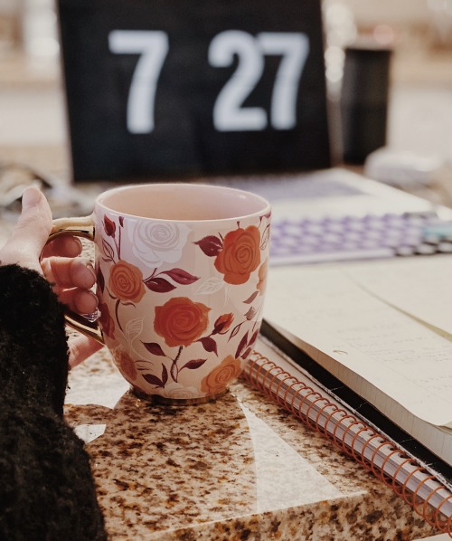 cafe-study:02.14.20 | coffee at home (ft. my new mug) & turbulence homework that i can’t figure 