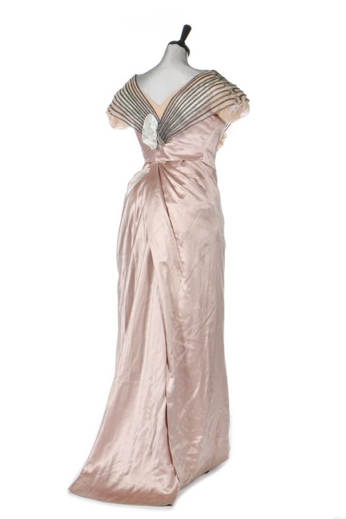 Worth evening dress ca. 1910From Kerry Taylor Auctions