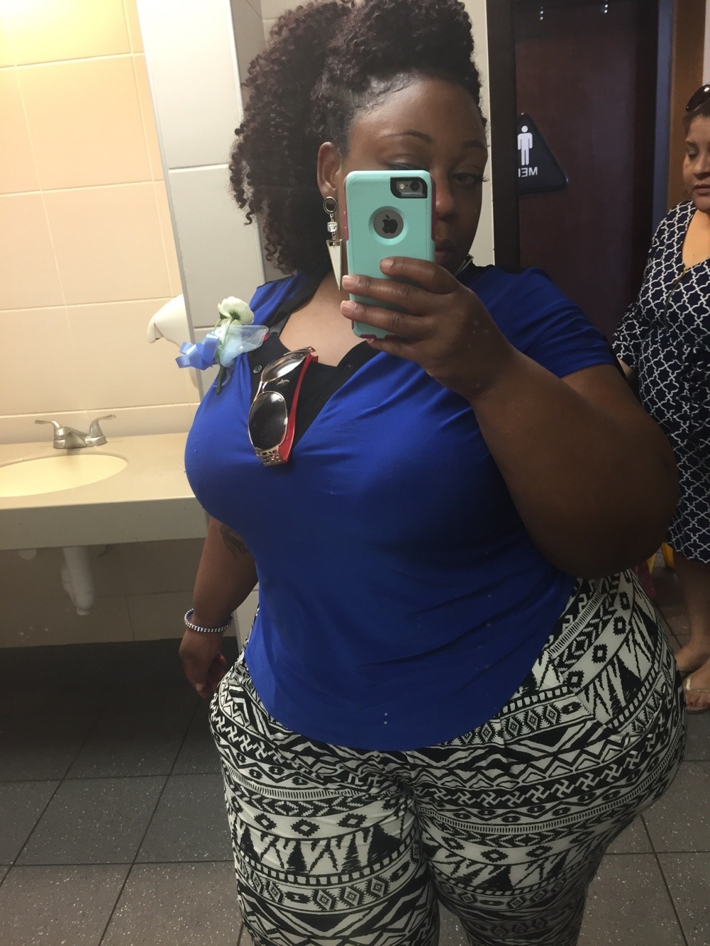 obless22:  Looks at those hips