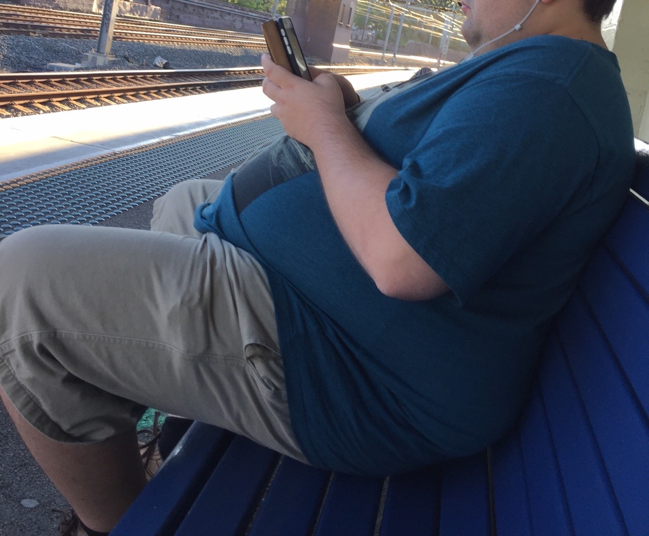 superchubfatpads:  Some hot chubs on the train this morning, tried to cruise but