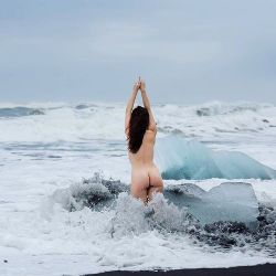 nicolevaunt:  Beautiful #Iceland with @b_kort during the #ArcticNude workshop!   Nicole Vaunt