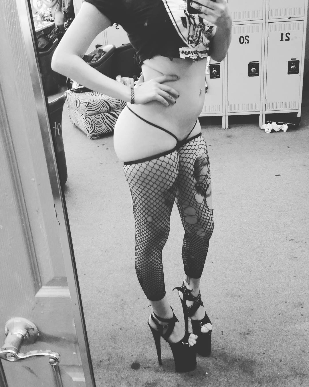 stripper-locker-room:  staysick