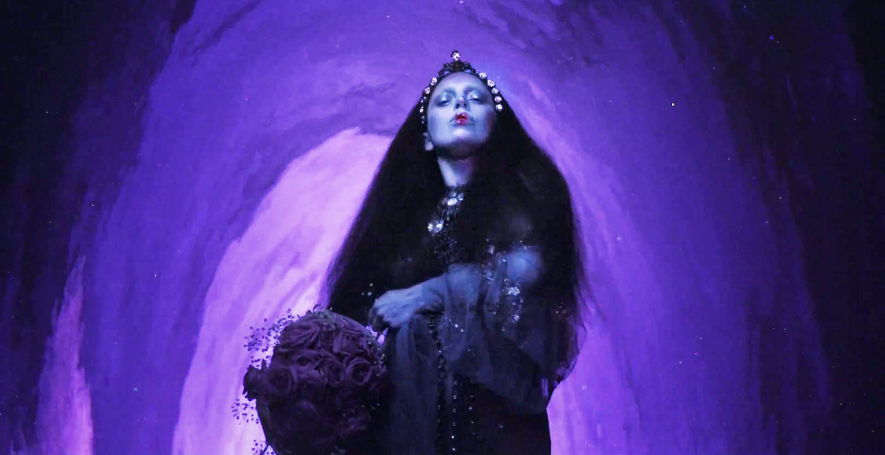 eclectdissect:  John Galliano Fall 2009 featured in Applause video 