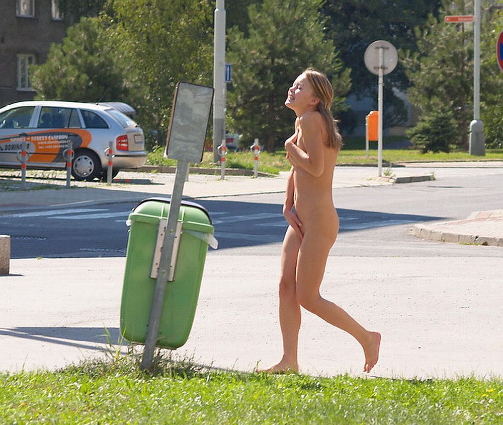 kinky-in-public:   Public Flashing Videos - Click Here
