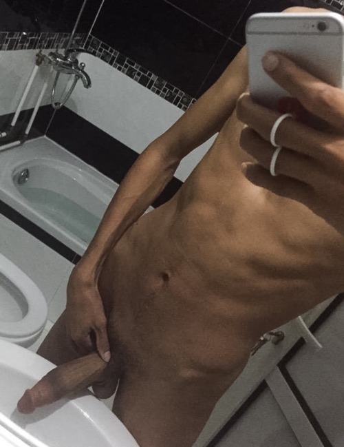 iranmyman:  23yr old guy from Qatar & his dick pics ✖️ IRAN,MYMAN! / @zoobqtr 