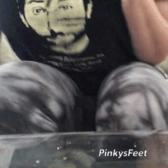 pinkysfeet:Coffee &amp; Feet 