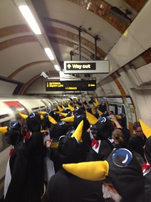 drdemented: evanedinger: WHAT THE HECK IS GOING ON IN THE LONDON UNDERGROUND?! club penguin became r