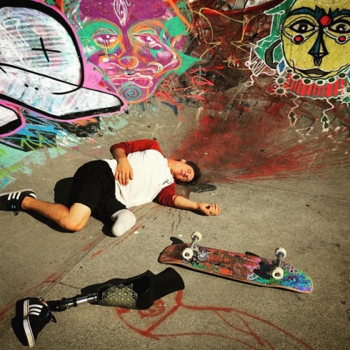A photoset about Evan Strong, an amputee skateboarder. There are some shots of converse-like sneaker