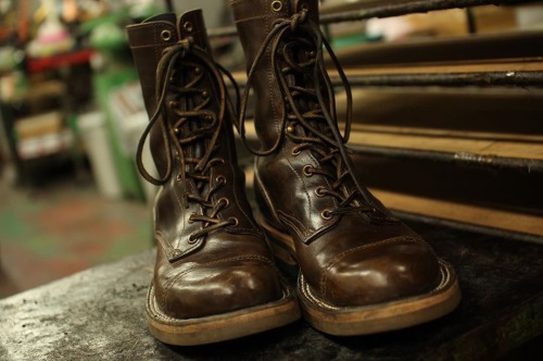 THE BOOTS SHOP | ROOTS 8.5 & ROOTS ENGINEER