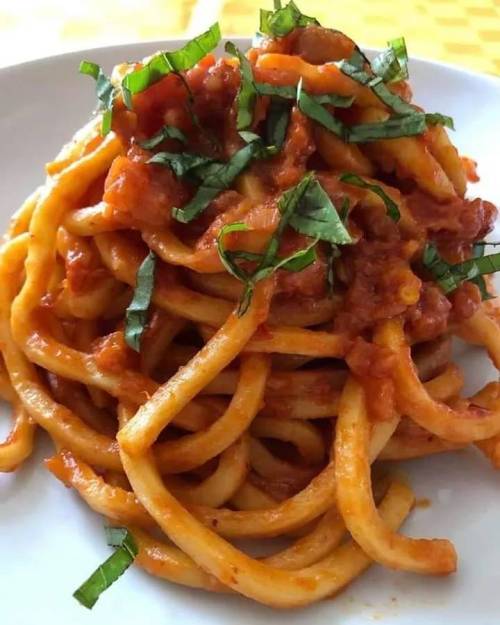 Troccoli alla Calabrese 🌶 ♥️
Ricetta di Giorgia Lerr Pagani
ho semplicemente fatto appassire la cipolla (ne andrebbe a volontà e qualità rossa )
Aggiunto pomodoro … portato a cottura e sciolto all interno la Ndujia
Mantecato la pasta con un po’ di...